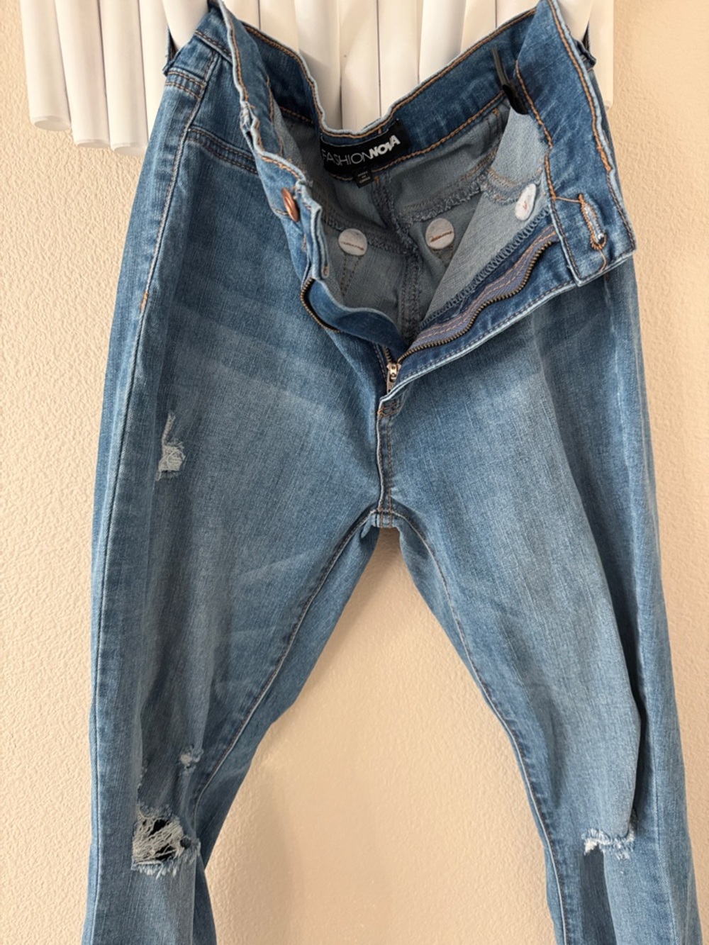Fashion Nova women  Slim Straight Light Blue Distressed Jeans